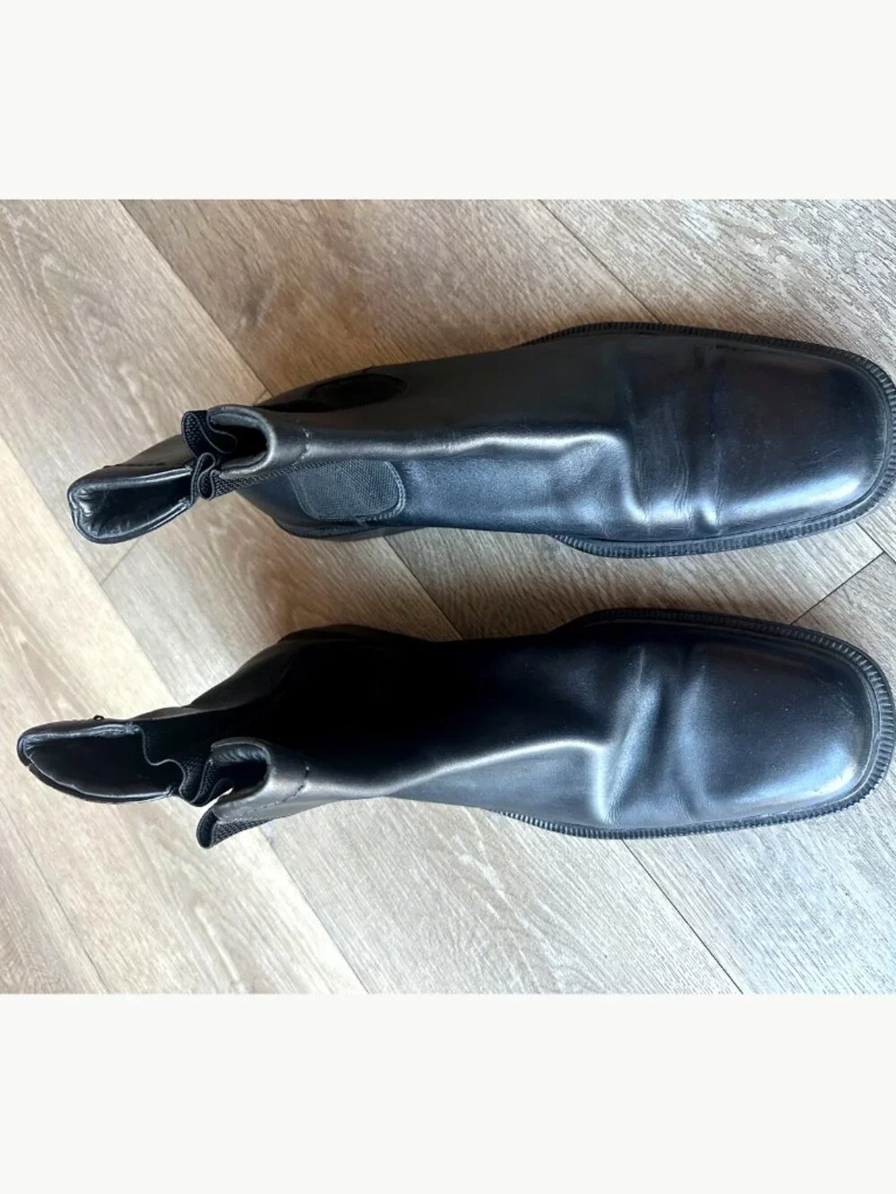 Gucci Black Leather Chelsea Boots – US 11